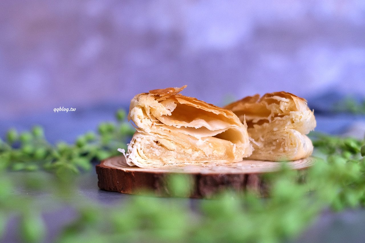台中豐原︱雪花齋餅行．百年餅店傳統好滋味，百吃不膩的古早味蛋糕捲、雪花月餅，豐原伴手禮推薦 @QQ的懶骨頭