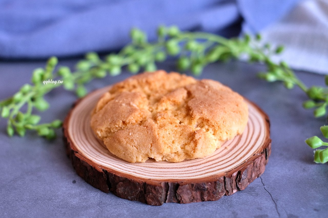 台中豐原︱雪花齋餅行．百年餅店傳統好滋味，百吃不膩的古早味蛋糕捲、雪花月餅，豐原伴手禮推薦 @QQ的懶骨頭