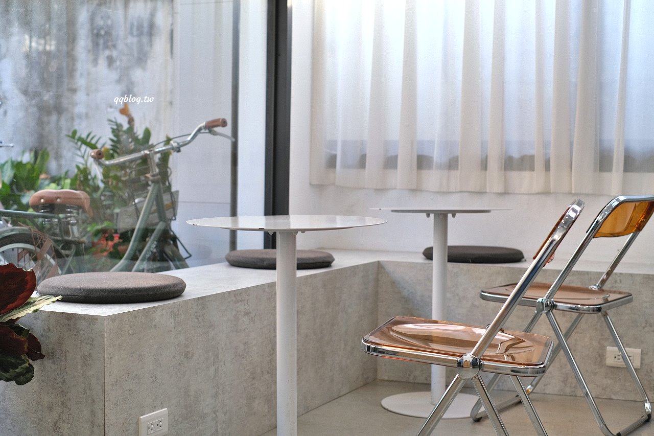 台中沙鹿︱初咖啡 The Origin Coffee Roaster in Shalu．從嘉義搬回到沙鹿的韓風咖啡館，自家烘焙咖啡豆，手作甜點也好吃 @QQ的懶骨頭