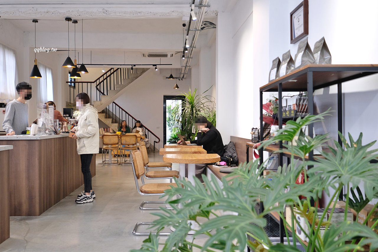 台中沙鹿︱初咖啡 The Origin Coffee Roaster in Shalu．從嘉義搬回到沙鹿的韓風咖啡館，自家烘焙咖啡豆，手作甜點也好吃 @QQ的懶骨頭