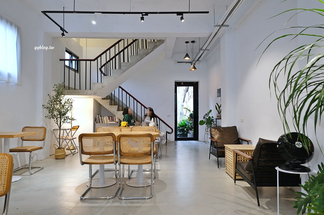 台中沙鹿︱初咖啡 The Origin Coffee Roaster in Shalu．從嘉義搬回到沙鹿的韓風咖啡館，自家烘焙咖啡豆，手作甜點也好吃 @QQ的懶骨頭