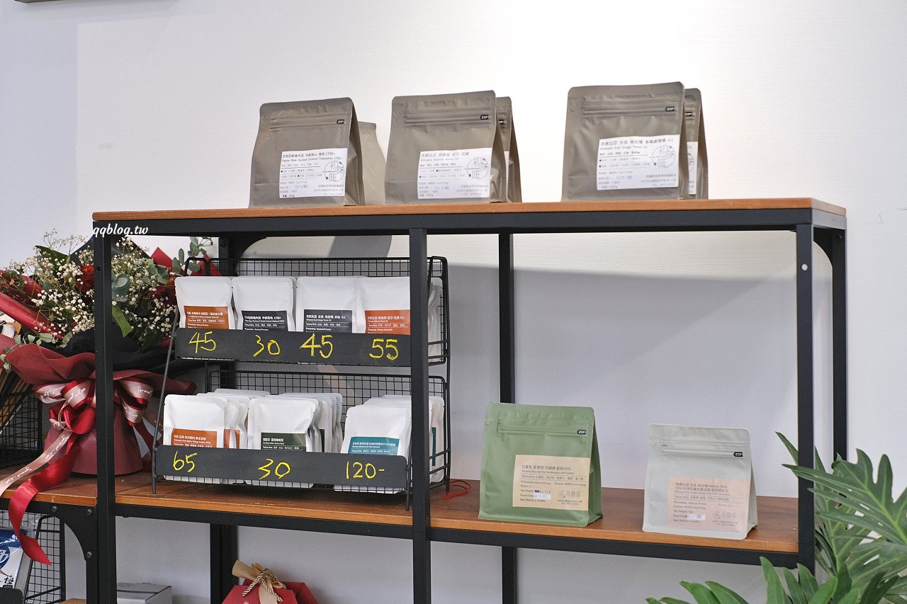 台中沙鹿︱初咖啡 The Origin Coffee Roaster in Shalu．從嘉義搬回到沙鹿的韓風咖啡館，自家烘焙咖啡豆，手作甜點也好吃 @QQ的懶骨頭