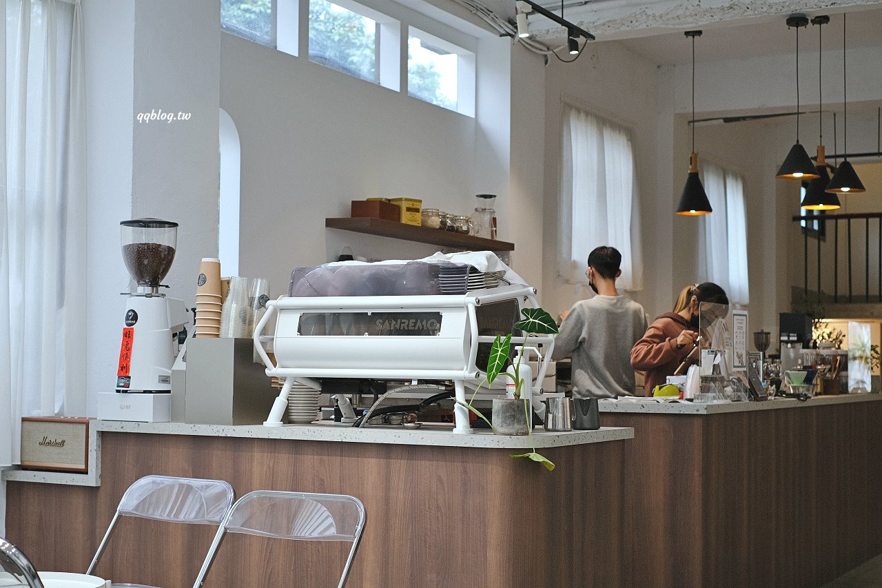 台中沙鹿︱初咖啡 The Origin Coffee Roaster in Shalu．從嘉義搬回到沙鹿的韓風咖啡館，自家烘焙咖啡豆，手作甜點也好吃 @QQ的懶骨頭