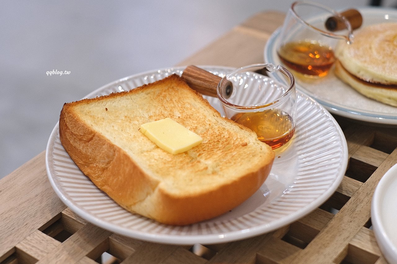 台中沙鹿︱初咖啡 The Origin Coffee Roaster in Shalu．從嘉義搬回到沙鹿的韓風咖啡館，自家烘焙咖啡豆，手作甜點也好吃 @QQ的懶骨頭