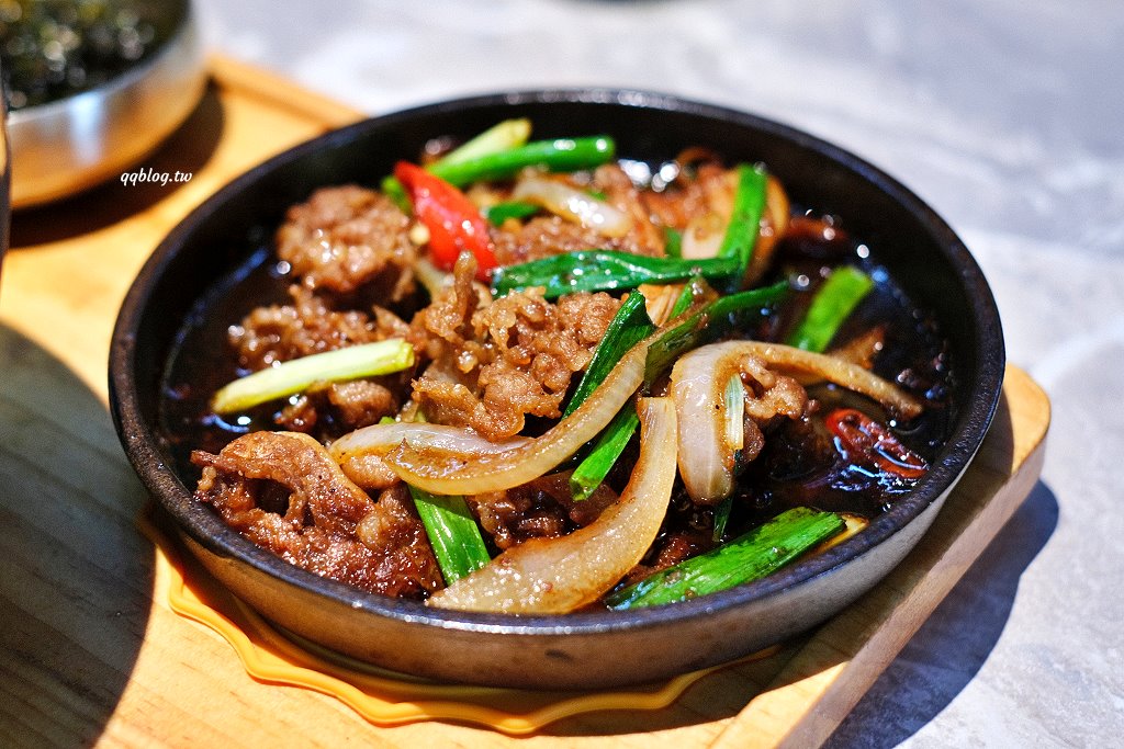 台中西屯︱初瓦韓式料理．王品集團和五星韓籍主廚合作的新品牌，還有霜淇淋吃到飽 @QQ的懶骨頭