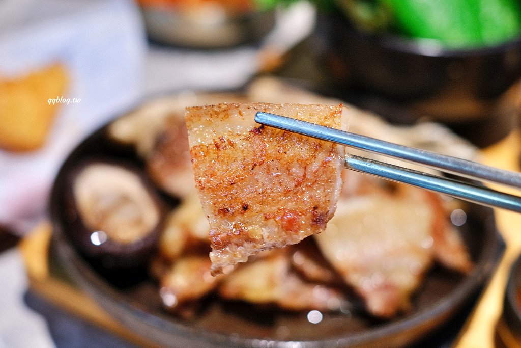 台中西屯︱初瓦韓式料理．王品集團和五星韓籍主廚合作的新品牌，還有霜淇淋吃到飽 @QQ的懶骨頭