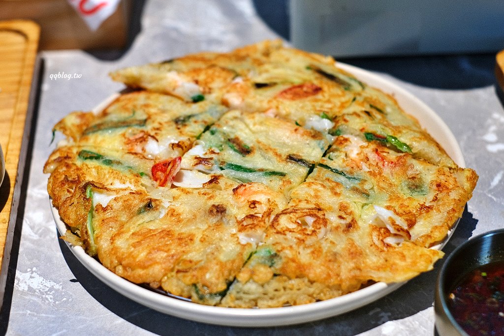 台中西屯︱初瓦韓式料理．王品集團和五星韓籍主廚合作的新品牌，還有霜淇淋吃到飽 @QQ的懶骨頭