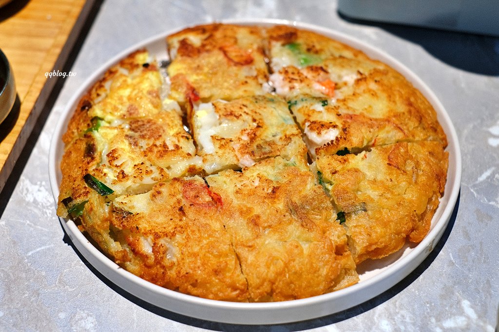 台中西屯︱初瓦韓式料理．王品集團和五星韓籍主廚合作的新品牌，還有霜淇淋吃到飽 @QQ的懶骨頭