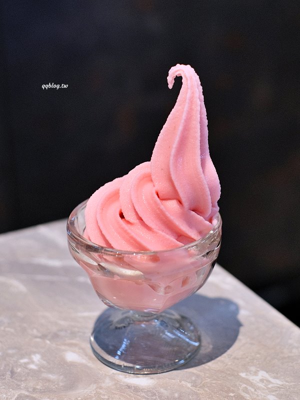 台中西屯︱初瓦韓式料理．王品集團和五星韓籍主廚合作的新品牌，還有霜淇淋吃到飽 @QQ的懶骨頭