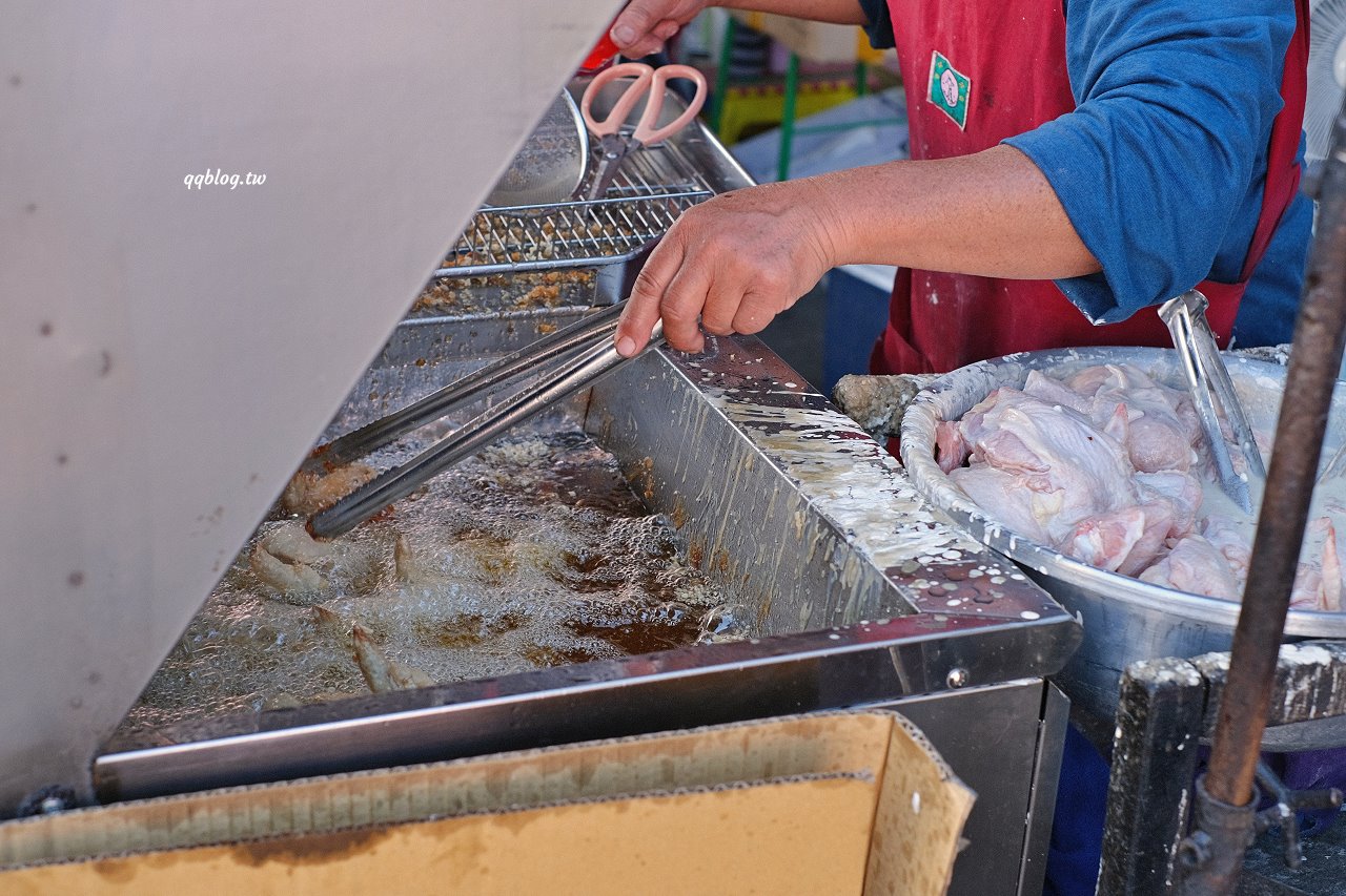 台中大雅︱大雅無名炸雞．麵衣輕薄又酥脆，讓人吮指回味，家樂福超市前 @QQ的懶骨頭