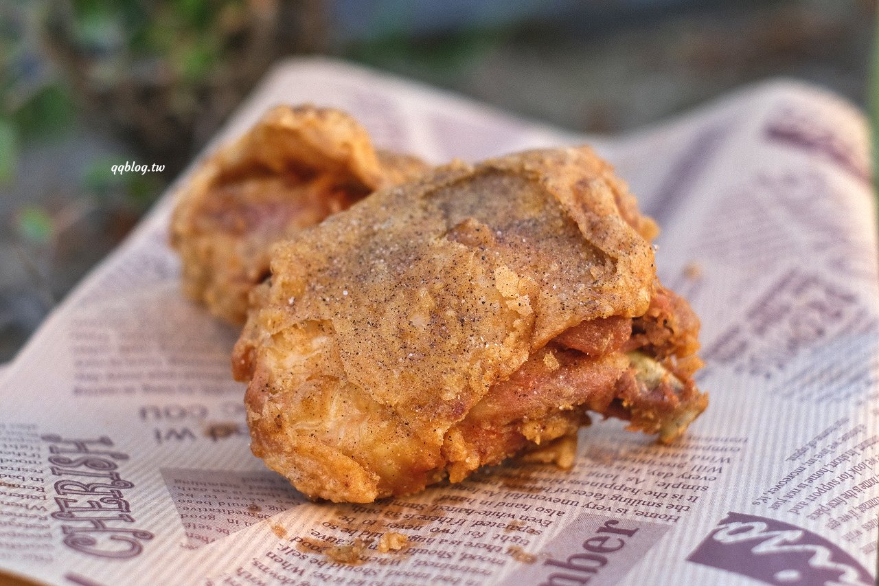 台中大雅︱大雅無名炸雞．麵衣輕薄又酥脆，讓人吮指回味，家樂福超市前 @QQ的懶骨頭