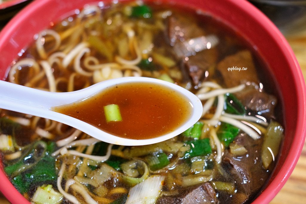 苗栗三義︱鄉村小吃店．三義人氣麵店之一，用餐時間人潮滿滿滿 @QQ的懶骨頭