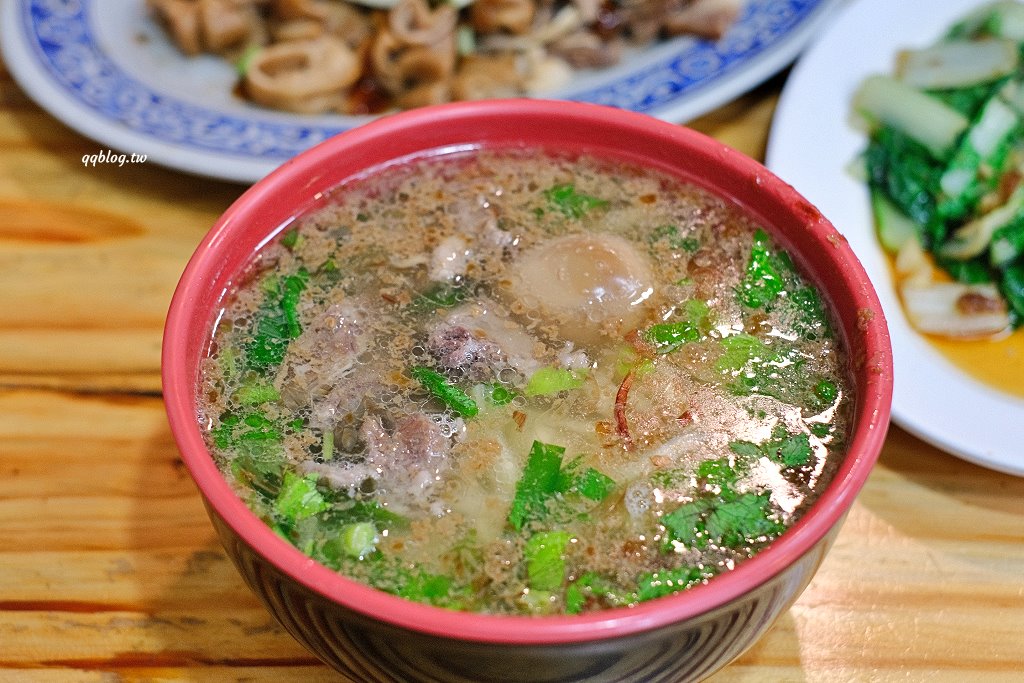 苗栗三義︱鄉村小吃店．三義人氣麵店之一，用餐時間人潮滿滿滿 @QQ的懶骨頭