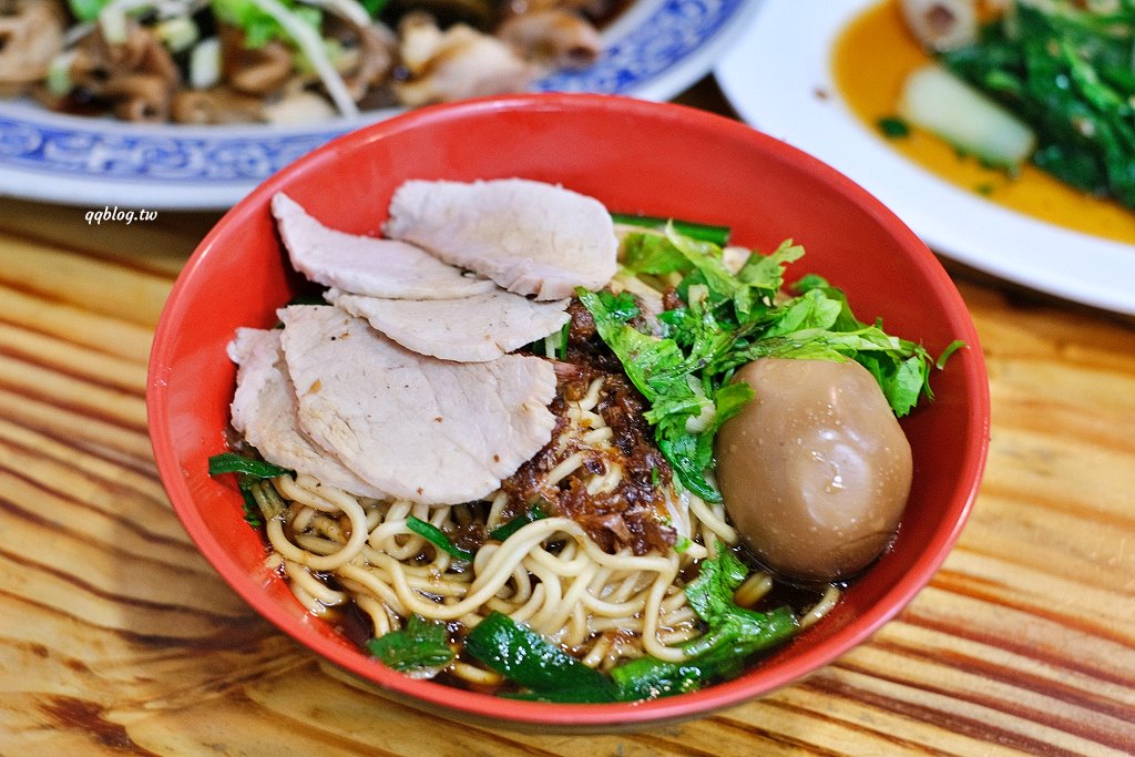 苗栗三義︱鄉村小吃店．三義人氣麵店之一，用餐時間人潮滿滿滿 @QQ的懶骨頭