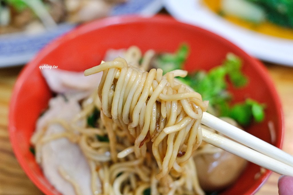苗栗三義︱鄉村小吃店．三義人氣麵店之一，用餐時間人潮滿滿滿 @QQ的懶骨頭