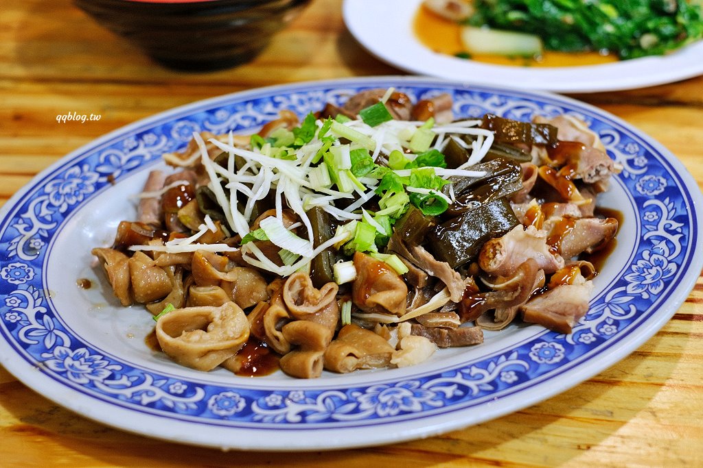 苗栗三義︱鄉村小吃店．三義人氣麵店之一，用餐時間人潮滿滿滿 @QQ的懶骨頭