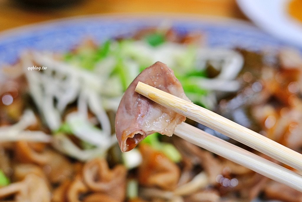 苗栗三義︱鄉村小吃店．三義人氣麵店之一，用餐時間人潮滿滿滿 @QQ的懶骨頭