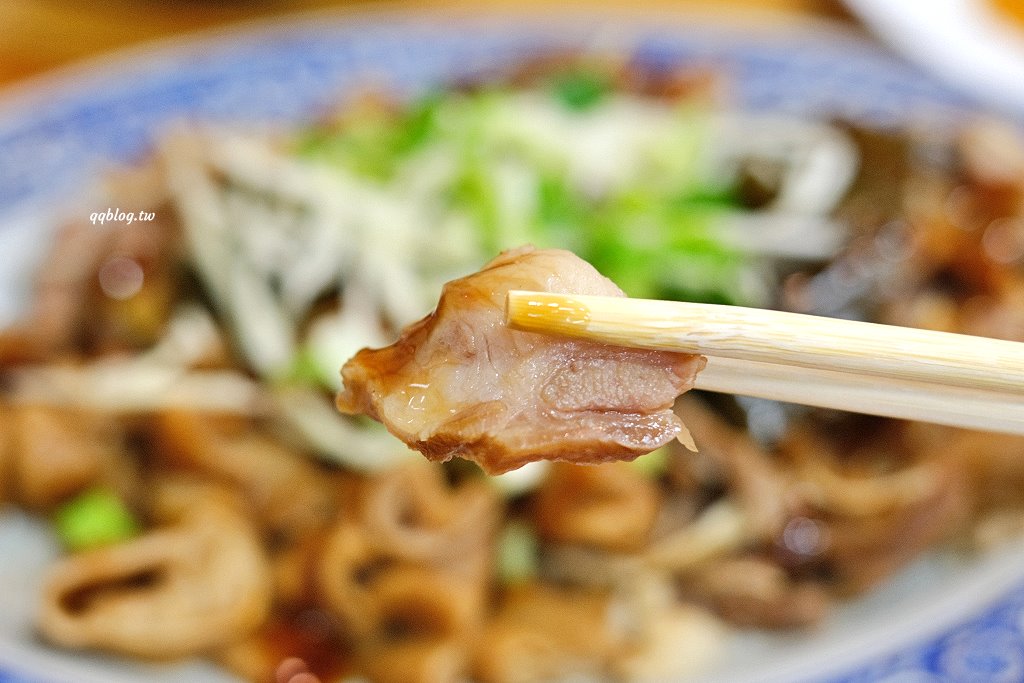 苗栗三義︱鄉村小吃店．三義人氣麵店之一，用餐時間人潮滿滿滿 @QQ的懶骨頭