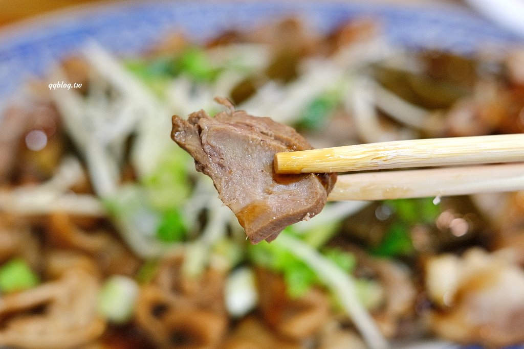 苗栗三義︱鄉村小吃店．三義人氣麵店之一，用餐時間人潮滿滿滿 @QQ的懶骨頭