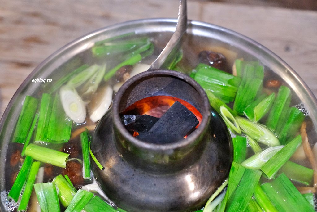 台中北屯︱酒ㄊㄨㄚ．在古宅大院裡品嚐中式料理，復古味氛圍感十足 @QQ的懶骨頭