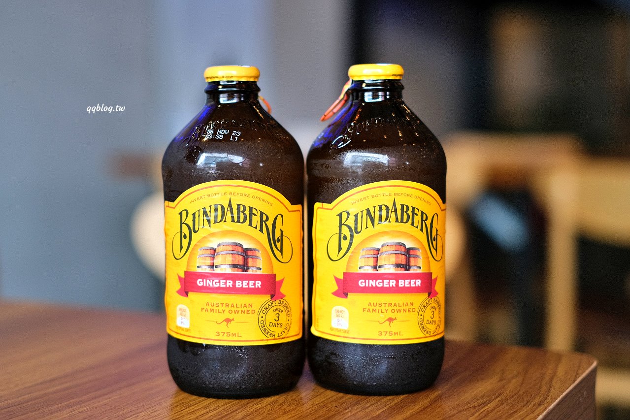 台中北屯︱鴻龍宴餐廳．浮誇系活蝦料理餐廳，把整艘船都開進餐廳裡了 @QQ的懶骨頭