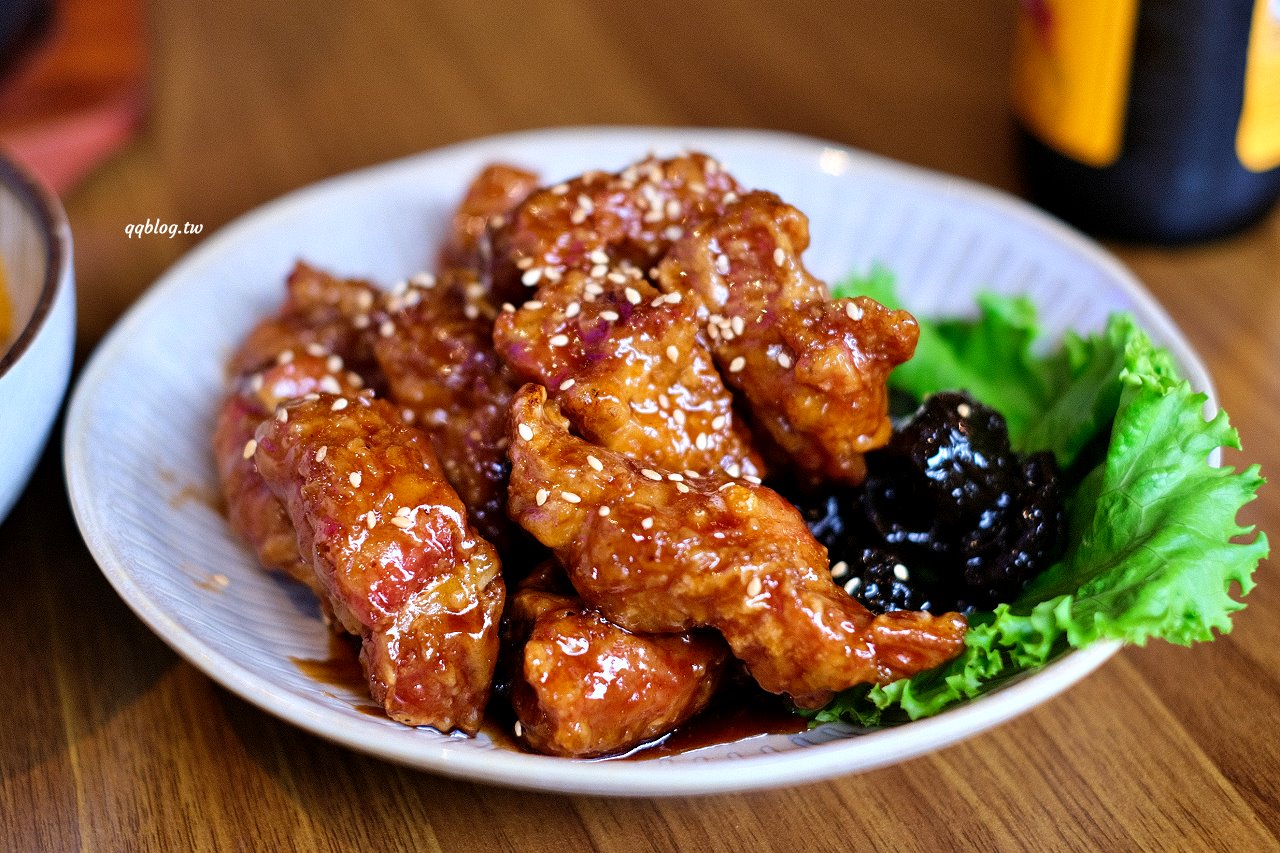 台中北屯︱鴻龍宴餐廳．浮誇系活蝦料理餐廳，把整艘船都開進餐廳裡了 @QQ的懶骨頭