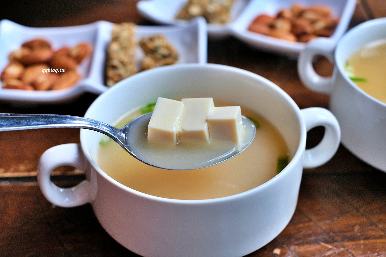 苗栗頭屋︱橙香森林.山林裡的唯美玻璃屋,還有美美的橘子隧道超好拍 @QQ的懶骨頭 苗栗頭屋︱橙香森林.山林裡的唯美玻璃屋,還有美美的橘子隧道超好拍 @QQ的懶骨頭