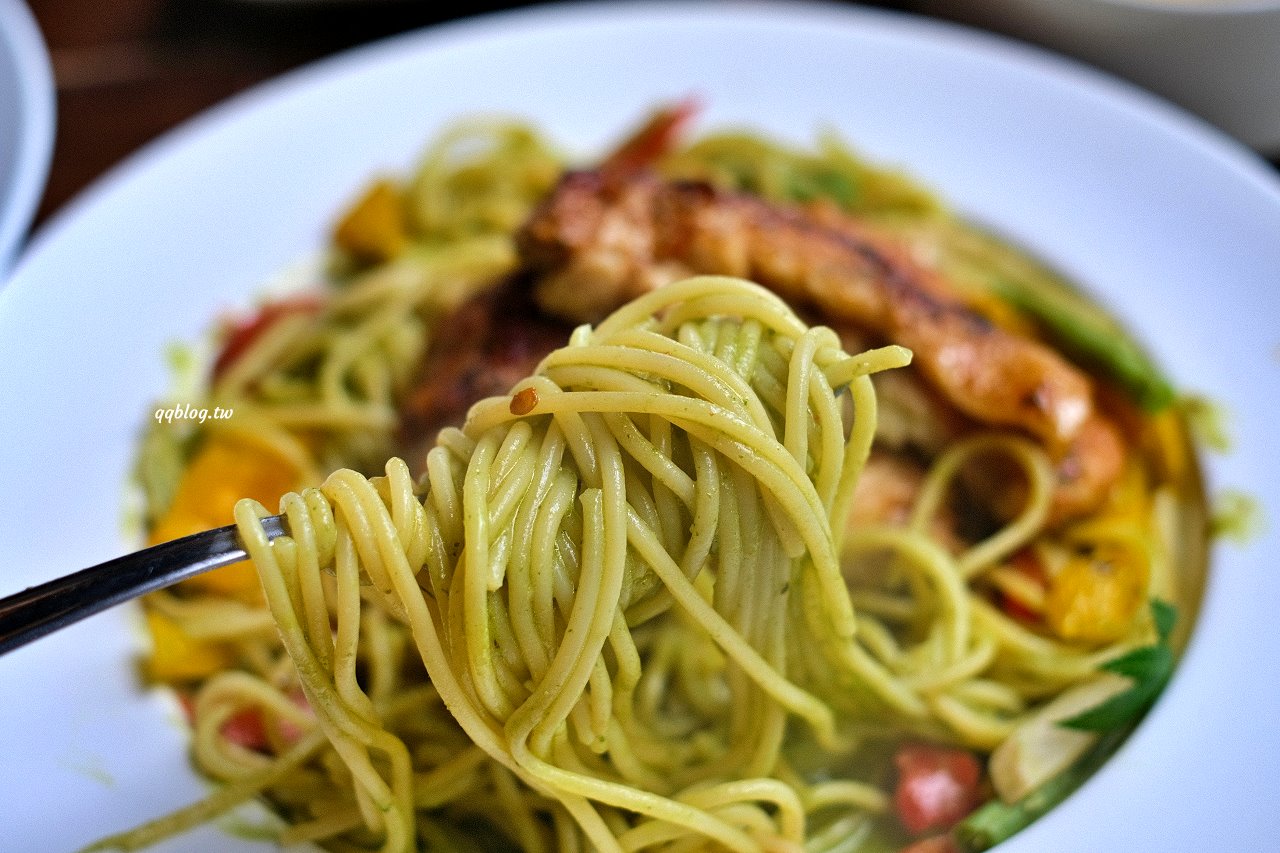 苗栗頭屋︱橙香森林．山林裡的唯美玻璃屋，還有美美的橘子隧道超好拍 @QQ的懶骨頭