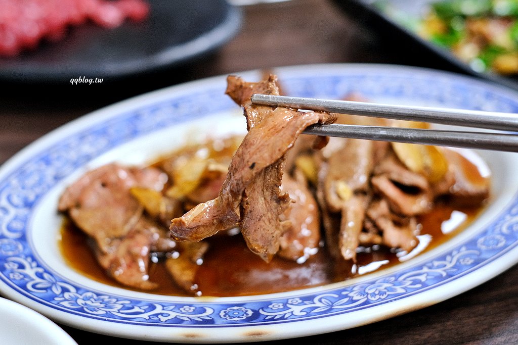 高雄湖內︱湖東牛肉館．高雄人氣溫體牛牛肉館，連續2年獲得米其林必比登推薦，沒有提早預約吃不到 @QQ的懶骨頭