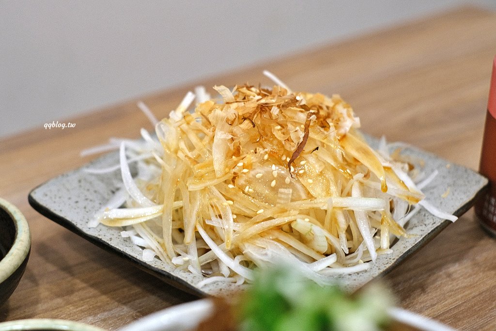 台中豐原︱汍樂滿盛燒肉丼 豐原總店．直火炙燒滿滿香氣，滿滿肉山超滿足 @QQ的懶骨頭