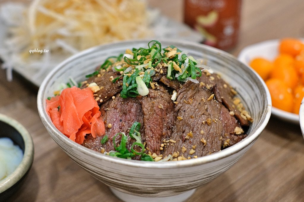 台中豐原︱汍樂滿盛燒肉丼 豐原總店．直火炙燒滿滿香氣，滿滿肉山超滿足 @QQ的懶骨頭