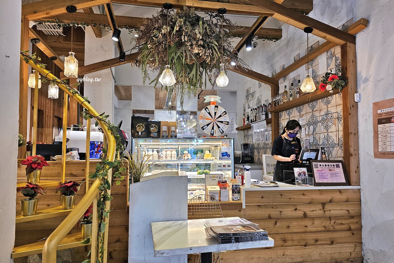 台中龍井︱樂丘廚房．東海人氣餐廳，餐點選擇性多，也是個適合拍照打卡的網美店 @QQ的懶骨頭