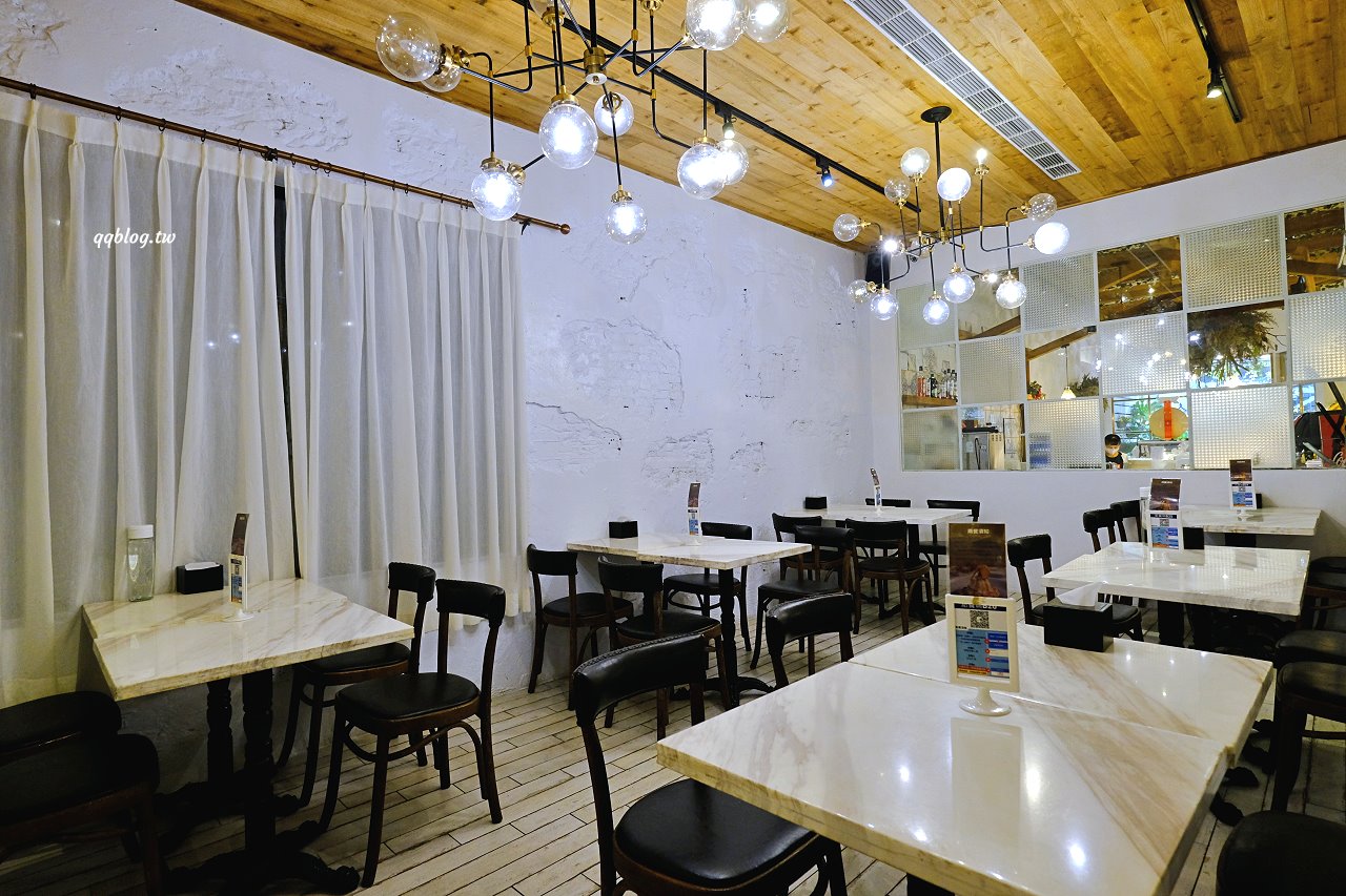 台中龍井︱樂丘廚房．東海人氣餐廳，餐點選擇性多，也是個適合拍照打卡的網美店 @QQ的懶骨頭