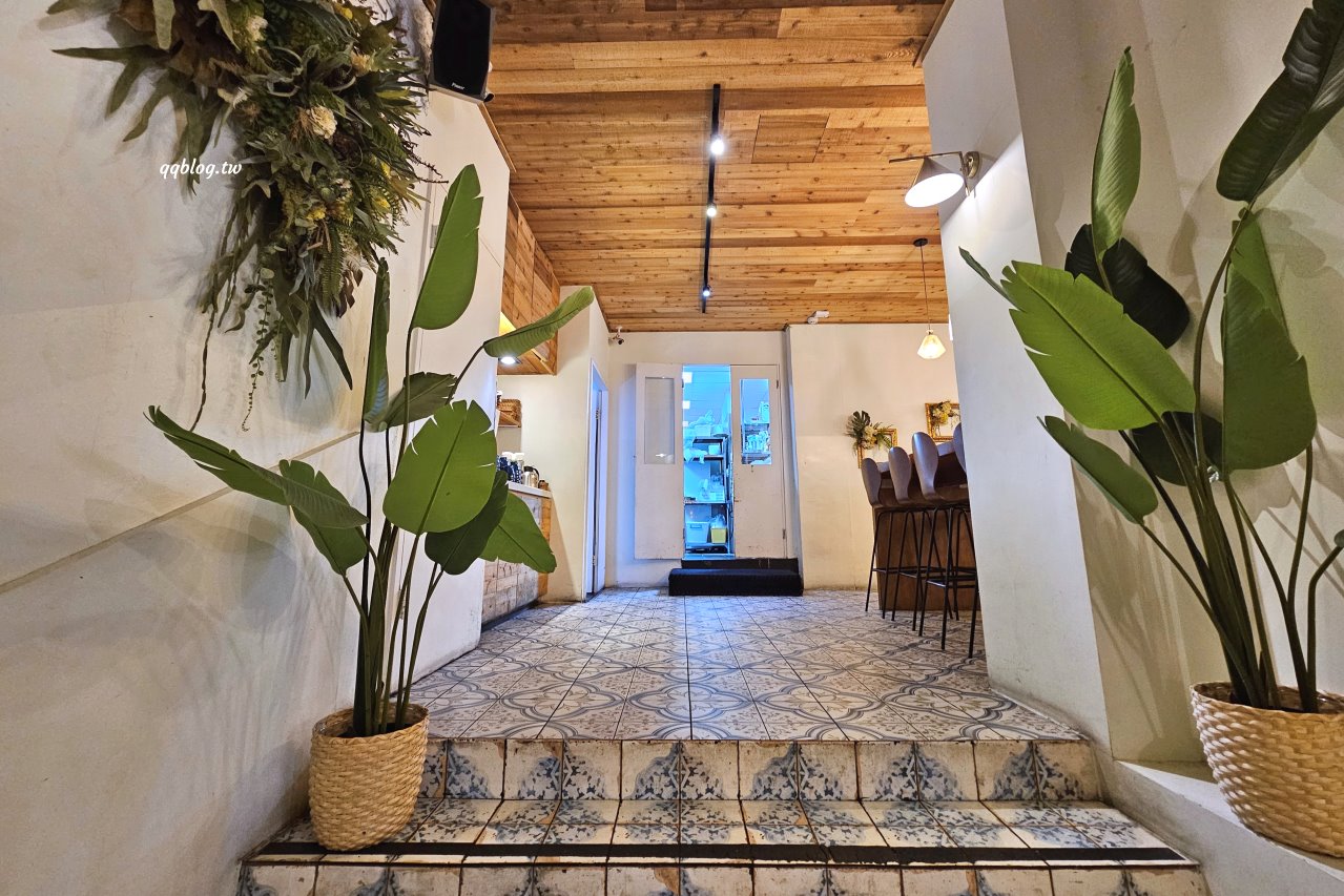 台中龍井︱樂丘廚房．東海人氣餐廳，餐點選擇性多，也是個適合拍照打卡的網美店 @QQ的懶骨頭