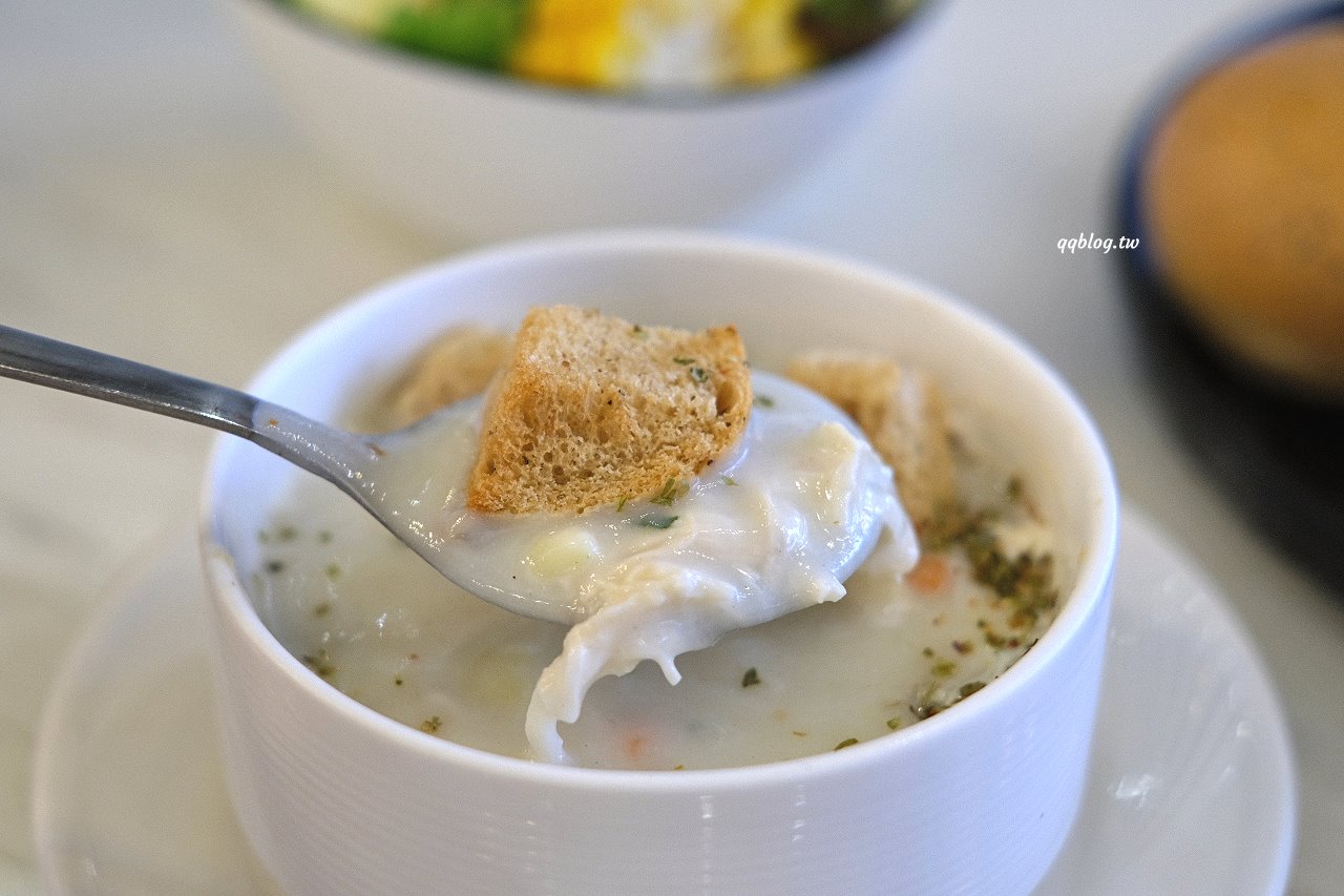 台中龍井︱樂丘廚房．東海人氣餐廳，餐點選擇性多，也是個適合拍照打卡的網美店 @QQ的懶骨頭