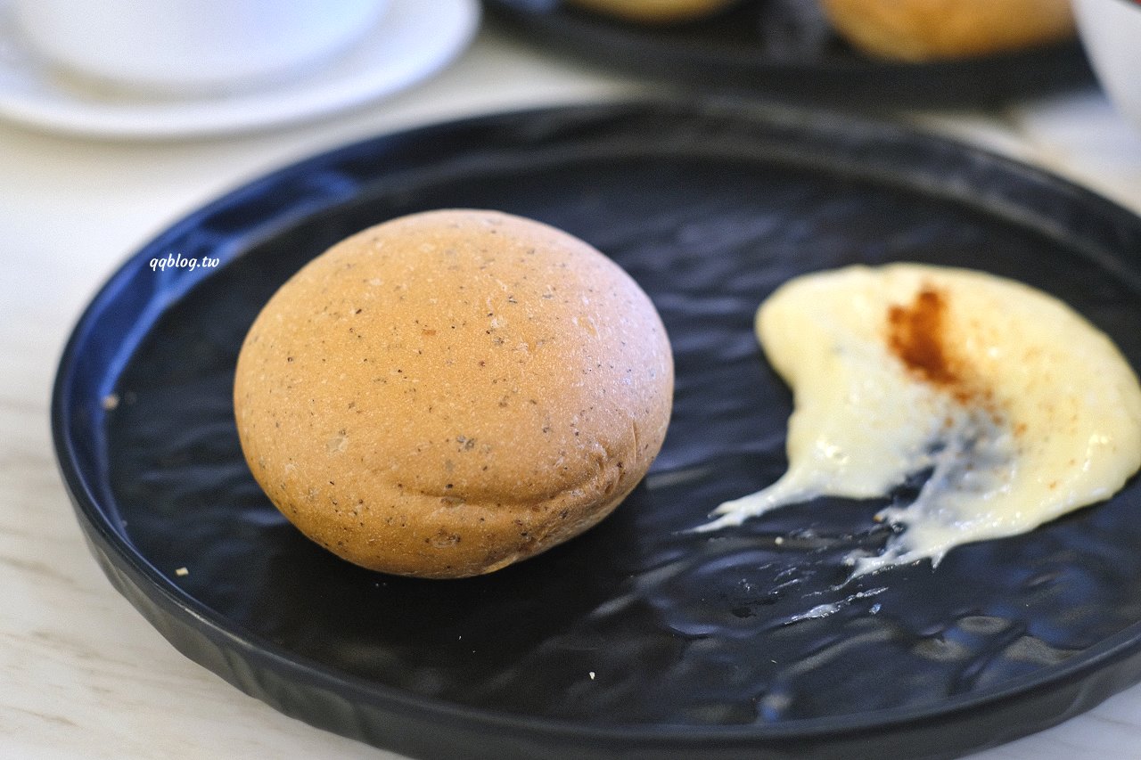 台中龍井︱樂丘廚房．東海人氣餐廳，餐點選擇性多，也是個適合拍照打卡的網美店 @QQ的懶骨頭