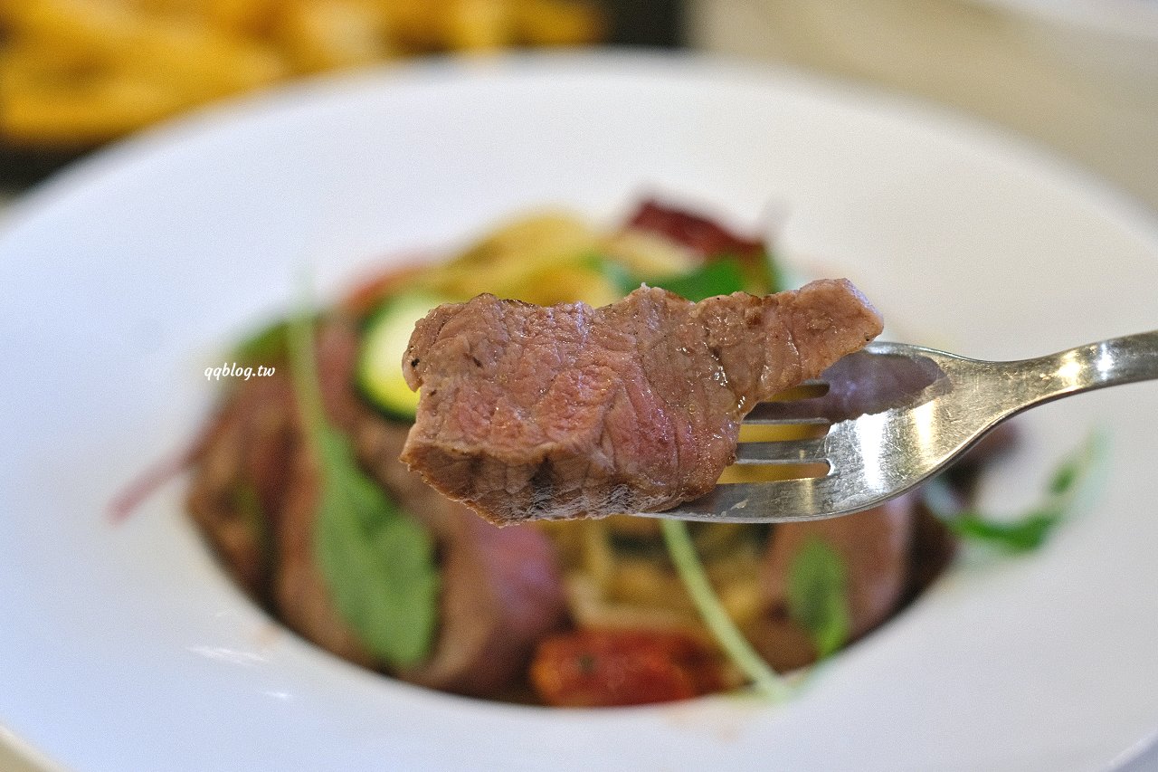 台中龍井︱樂丘廚房．東海人氣餐廳，餐點選擇性多，也是個適合拍照打卡的網美店 @QQ的懶骨頭