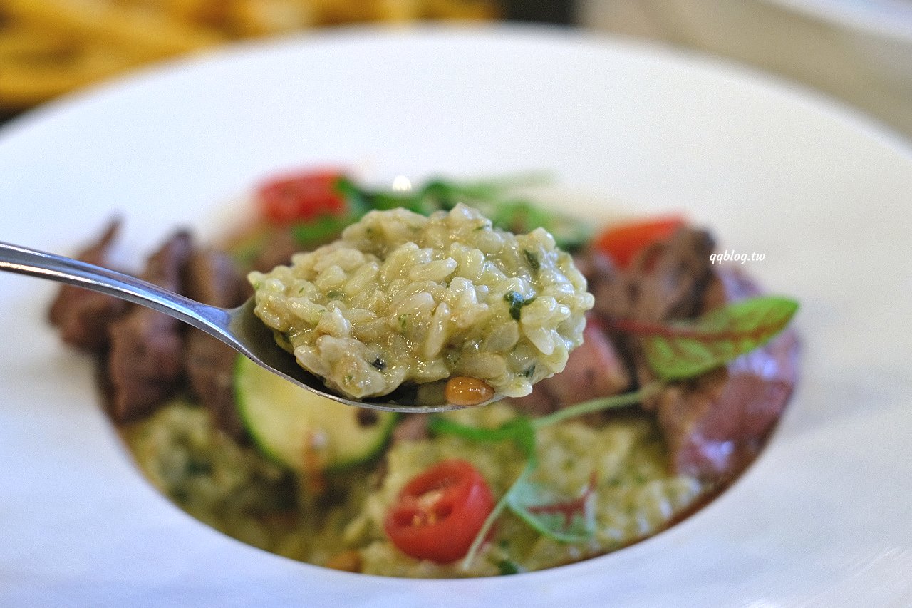 台中龍井︱樂丘廚房．東海人氣餐廳，餐點選擇性多，也是個適合拍照打卡的網美店 @QQ的懶骨頭