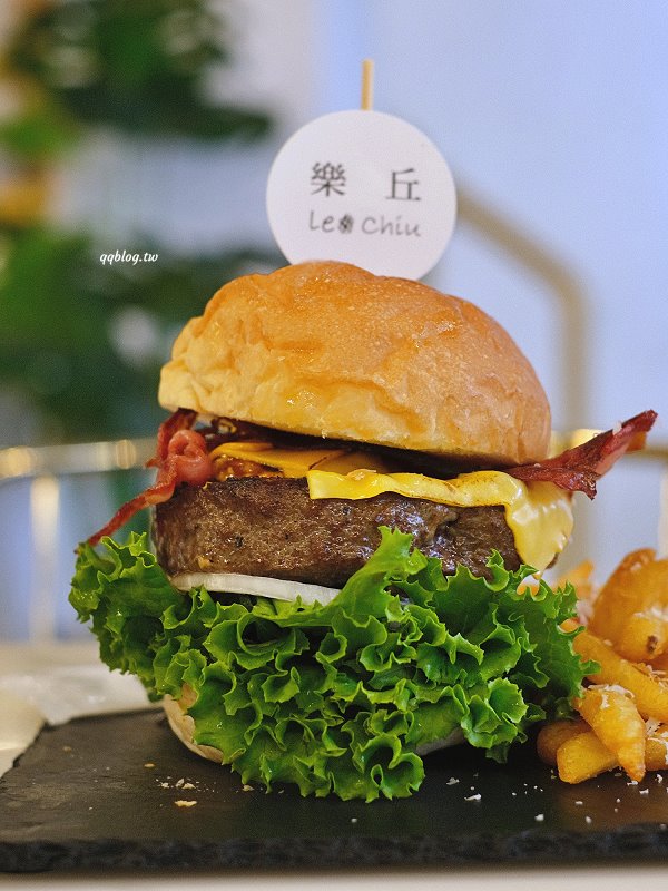 台中龍井︱樂丘廚房．東海人氣餐廳，餐點選擇性多，也是個適合拍照打卡的網美店 @QQ的懶骨頭