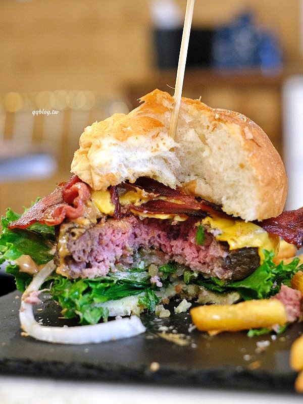 台中龍井︱樂丘廚房．東海人氣餐廳，餐點選擇性多，也是個適合拍照打卡的網美店 @QQ的懶骨頭