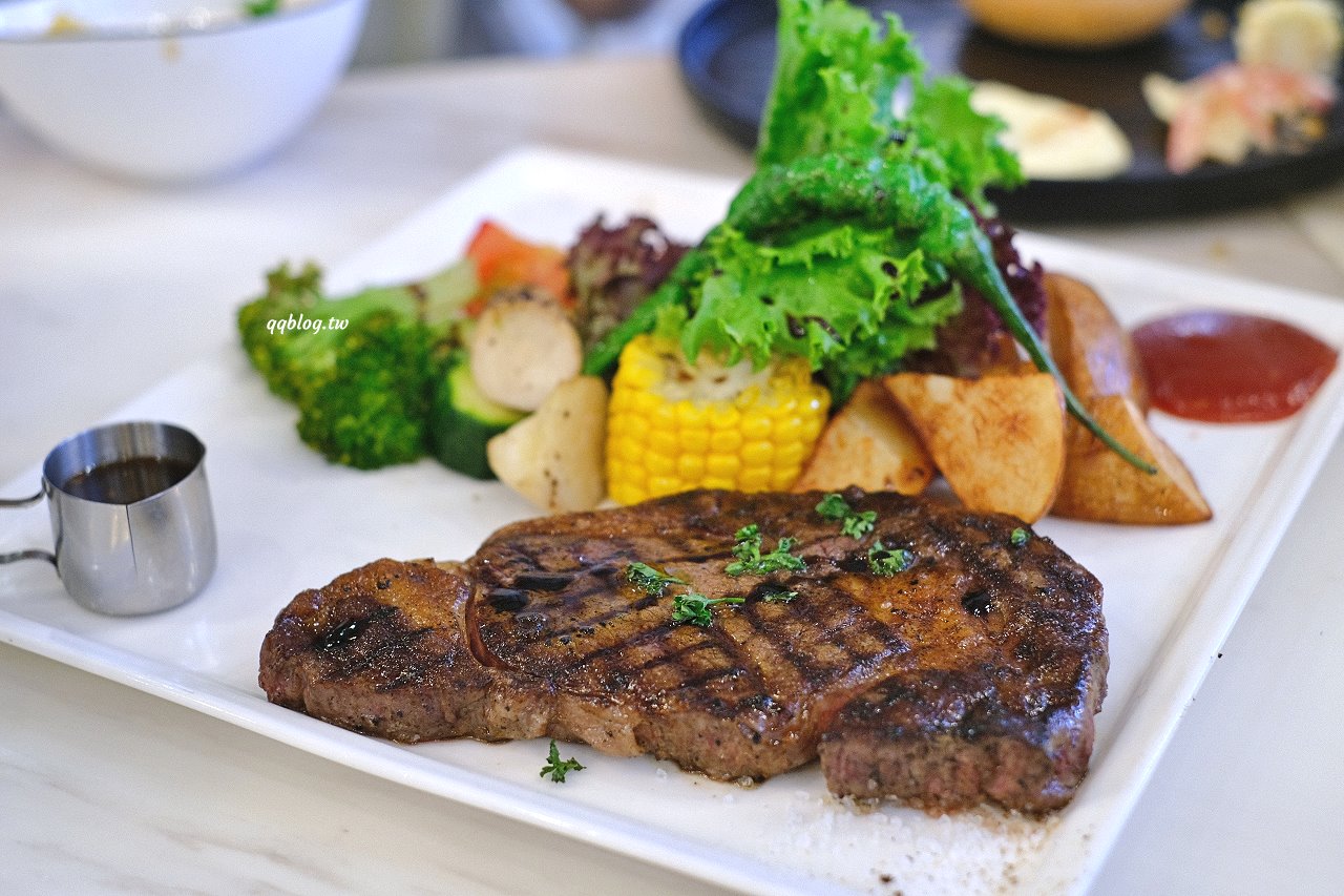 台中龍井︱樂丘廚房．東海人氣餐廳，餐點選擇性多，也是個適合拍照打卡的網美店 @QQ的懶骨頭