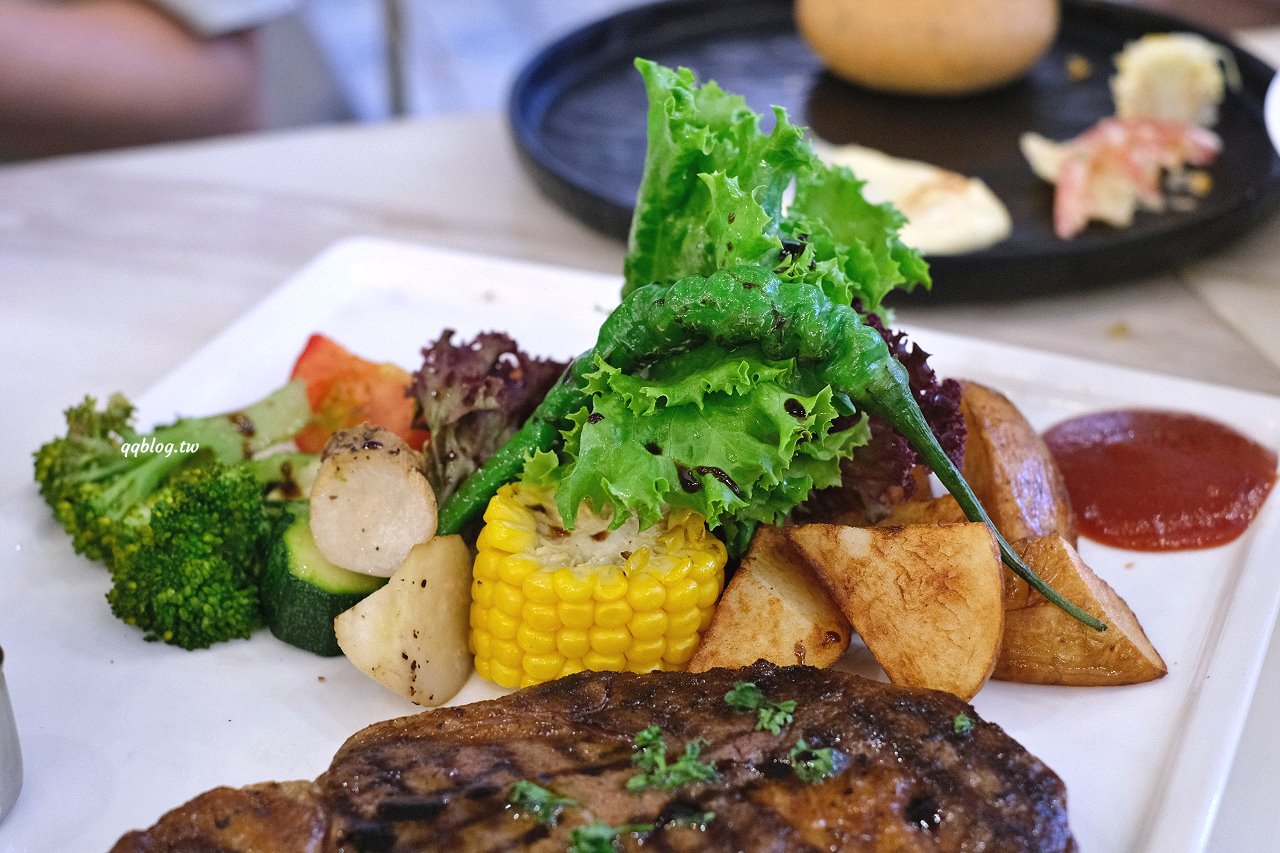 台中龍井︱樂丘廚房．東海人氣餐廳，餐點選擇性多，也是個適合拍照打卡的網美店 @QQ的懶骨頭