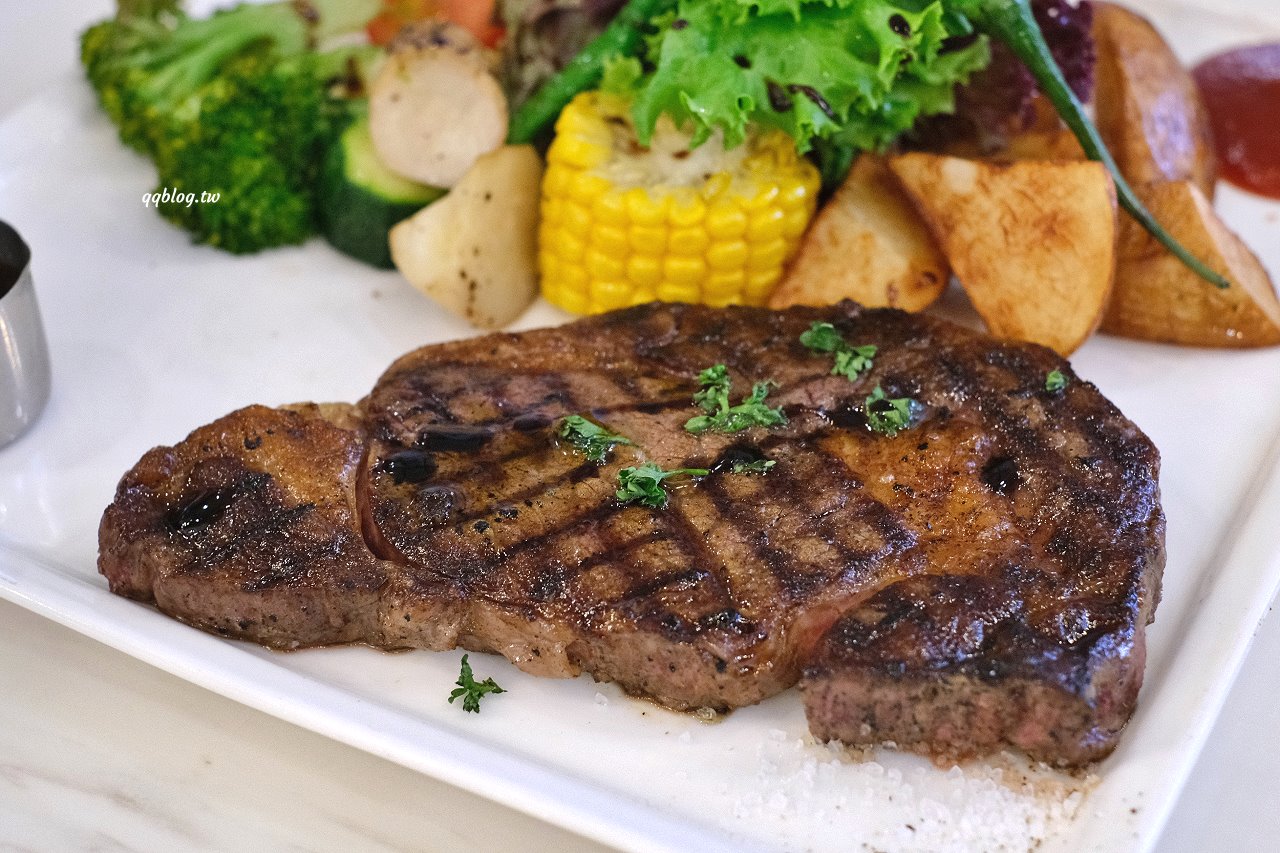 台中龍井︱樂丘廚房．東海人氣餐廳，餐點選擇性多，也是個適合拍照打卡的網美店 @QQ的懶骨頭