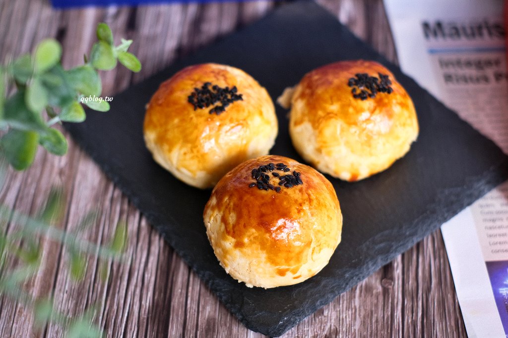 台中北區︱Le&#8217;bois 拉波兒麵包店．老闆師承野上智寬師傅，蔥麵包軟Q蔥味濃，蛋黃酥香甜綿密不膩口 @QQ的懶骨頭