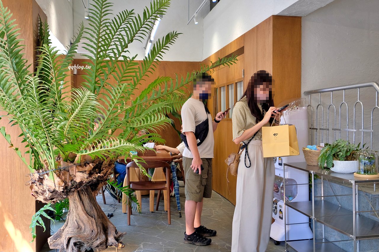 台南中西區︱河床甜點 Pâtisserie Rivière．台北人氣甜點店台南重新出發，排隊人潮沒停過 @QQ的懶骨頭