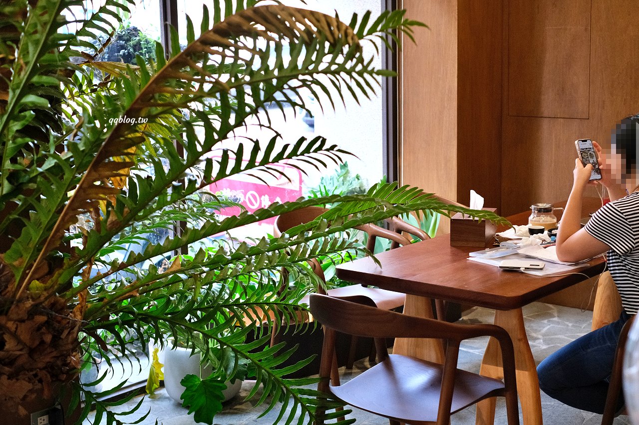 台南中西區︱河床甜點 Pâtisserie Rivière．台北人氣甜點店台南重新出發，排隊人潮沒停過 @QQ的懶骨頭