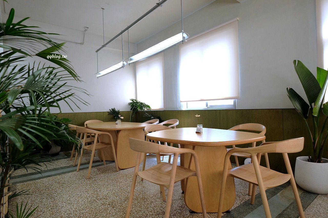 台南中西區︱河床甜點 Pâtisserie Rivière．台北人氣甜點店台南重新出發，排隊人潮沒停過 @QQ的懶骨頭