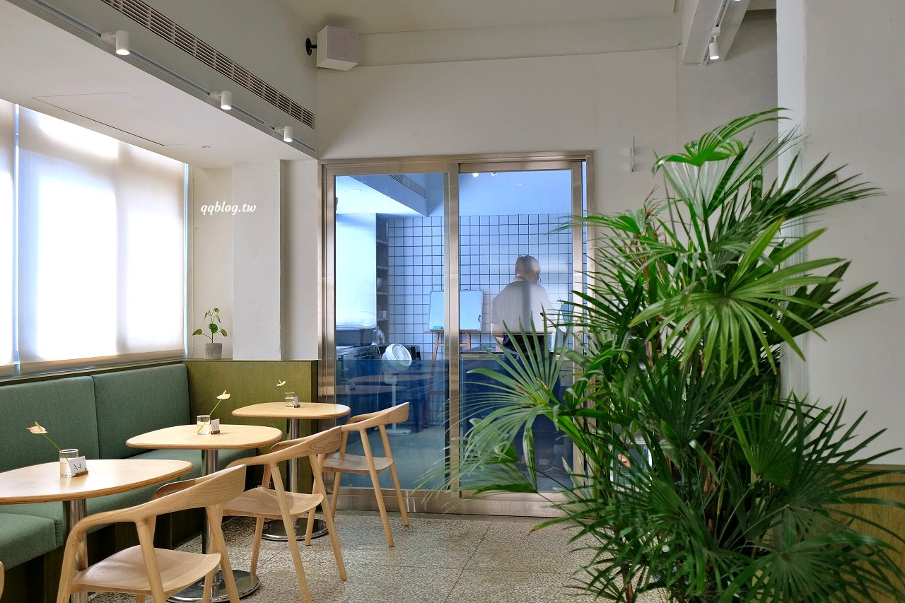 台南中西區︱河床甜點 Pâtisserie Rivière．台北人氣甜點店台南重新出發，排隊人潮沒停過 @QQ的懶骨頭