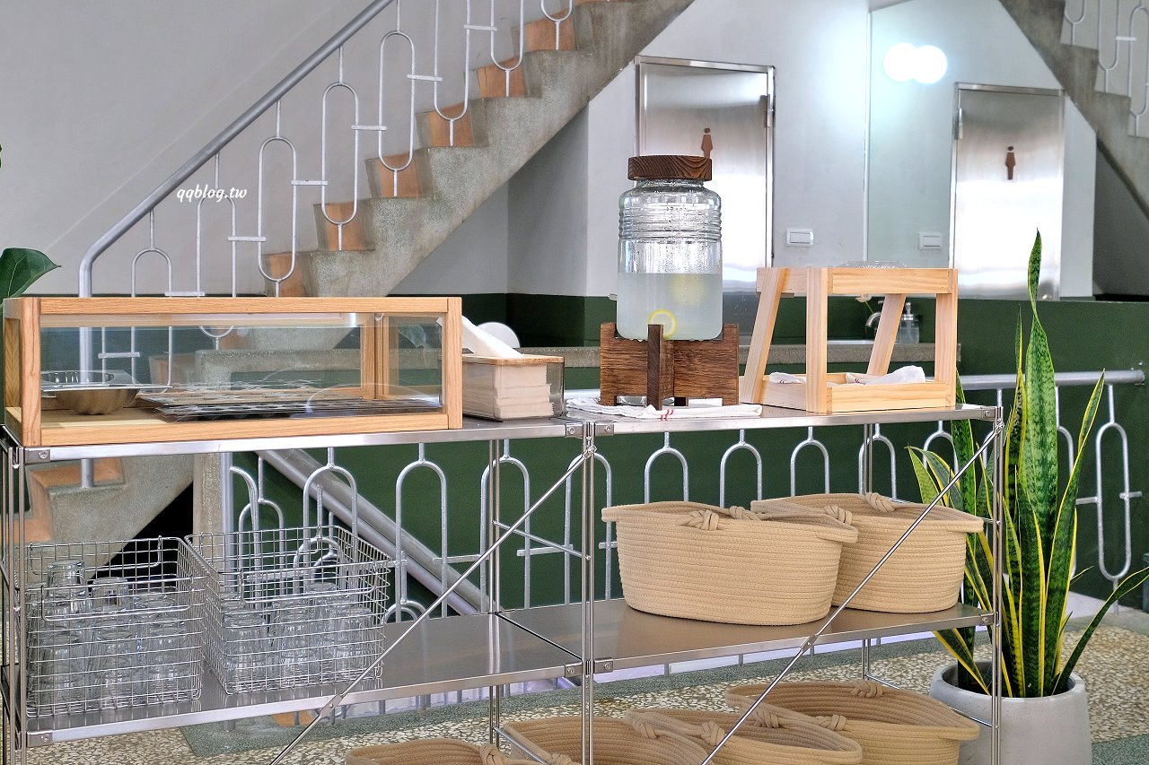 台南中西區︱河床甜點 Pâtisserie Rivière．台北人氣甜點店台南重新出發，排隊人潮沒停過 @QQ的懶骨頭