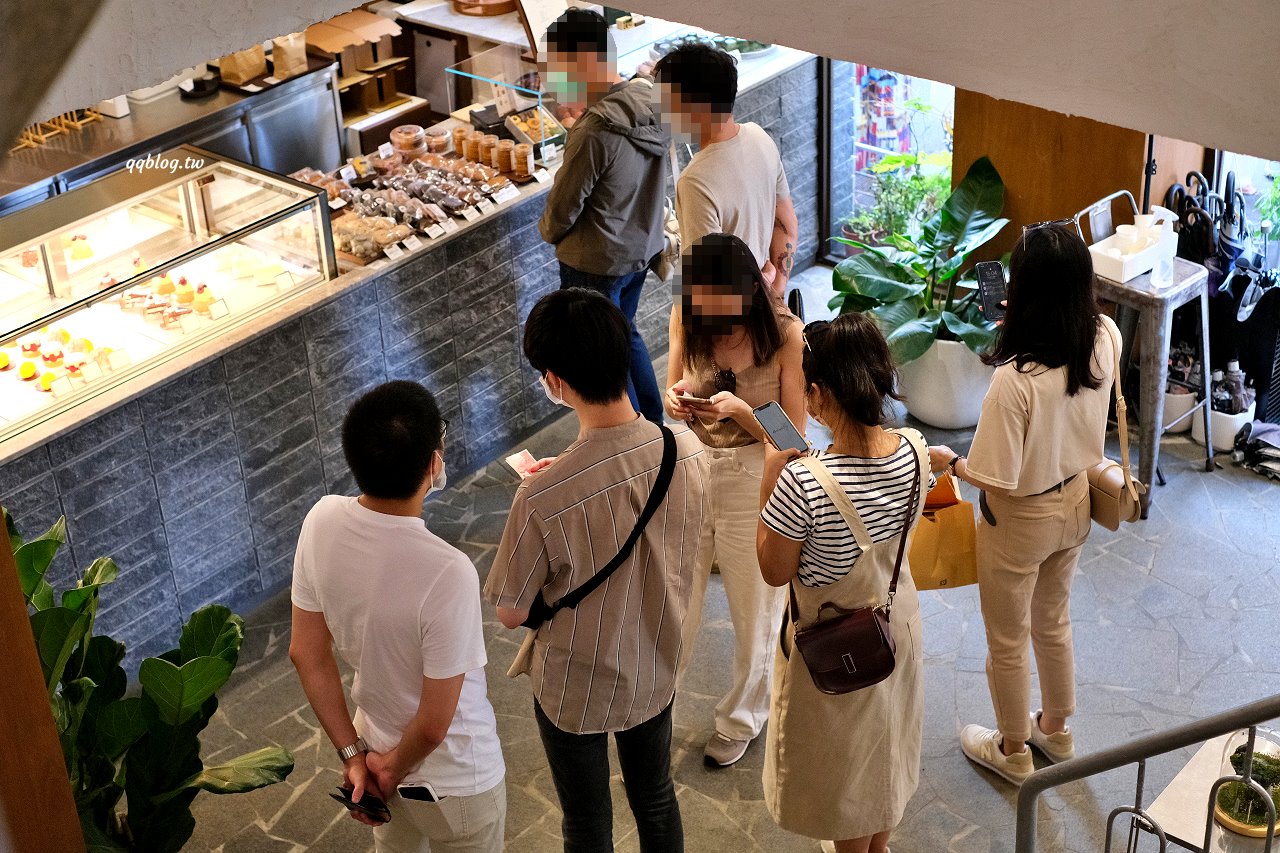 台南中西區︱河床甜點 Pâtisserie Rivière．台北人氣甜點店台南重新出發，排隊人潮沒停過 @QQ的懶骨頭